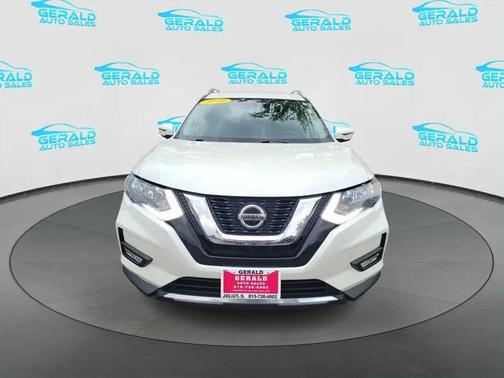 White 2019 Nissan Rogue SV