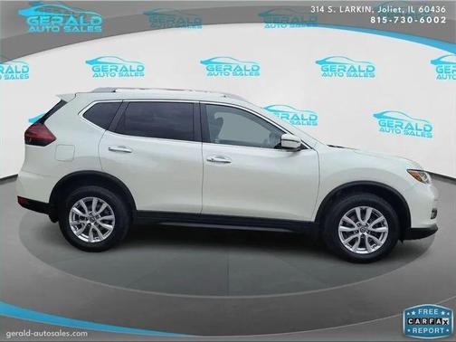 White 2019 Nissan Rogue SV
