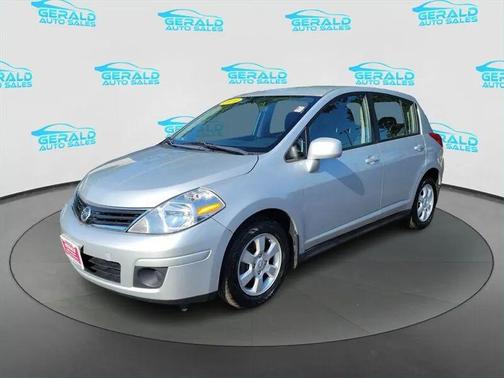 Brilliant Silver 2010 Nissan Versa 1.8 S