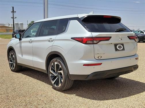 2022 Mitsubishi Outlander SE