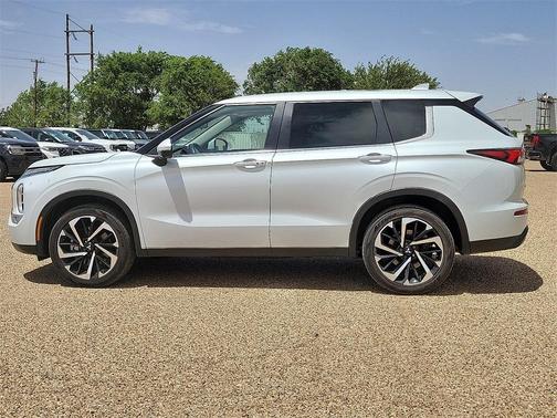 2022 Mitsubishi Outlander SE