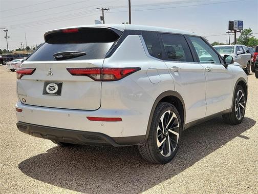 2022 Mitsubishi Outlander SE