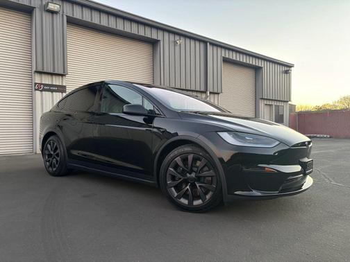 2023 Tesla Model X Standard Range
