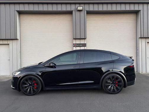 2024 Tesla Model X Plaid Tri Motor All-Wheel Drive