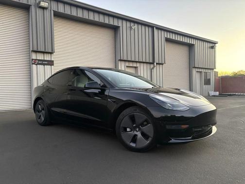 2022 Tesla Model 3 Standard Range