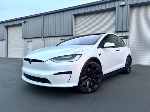 Pearl White Multi-Coat 2023 Tesla Model X Standard Range
