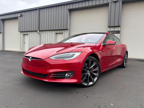 2019 Tesla Model S Performance