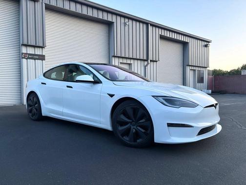 Pearl White Multi-Coat 2023 Tesla Model S Standard Range
