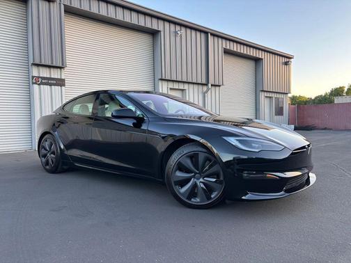 Solid Black 2023 Tesla Model S Standard Range