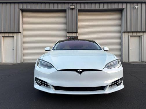 Pearl White Multi-Coat 2018 Tesla Model S 100D