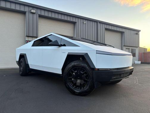 2024 Tesla Cybertruck All-Wheel Drive