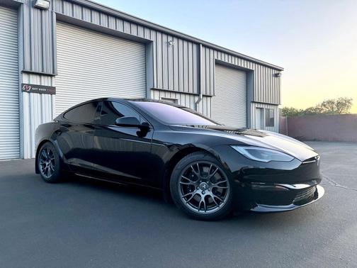 Solid Black 2023 Tesla Model S Standard Range