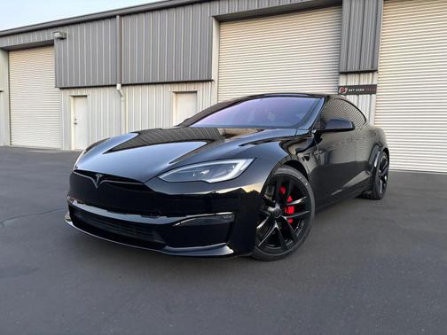 Solid Black 2023 Tesla Model S Plaid