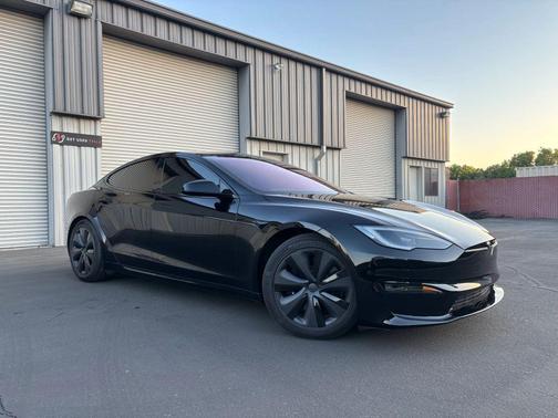 Solid Black 2023 Tesla Model S Standard Range