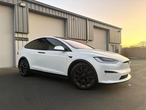 2023 Tesla Model X Standard Range