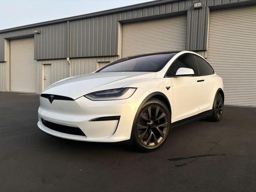 2023 Tesla Model X Standard Range