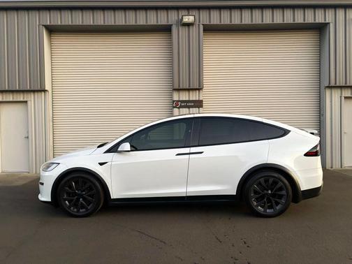 2023 Tesla Model X Standard Range