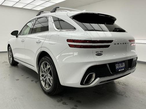 2025 Genesis GV70 2.5T
