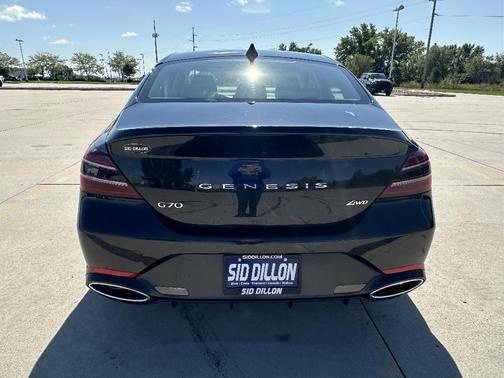 2025 Genesis G70 2.5T