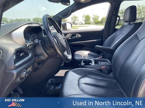 2019 Chrysler Pacifica Touring-L