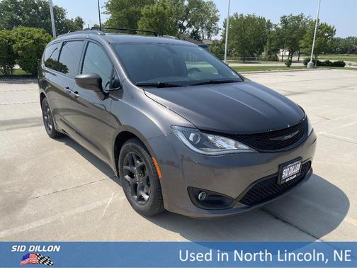 2019 Chrysler Pacifica Touring-L