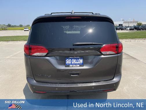 2019 Chrysler Pacifica Touring-L