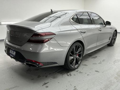 2022 Genesis G70 3.3T