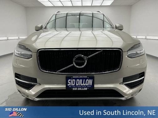 2016 Volvo XC90 T6 Momentum