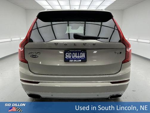 2016 Volvo XC90 T6 Momentum