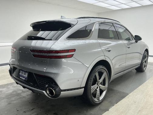 2023 Genesis GV70 2.5T