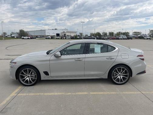 2025 Genesis G70 2.5T