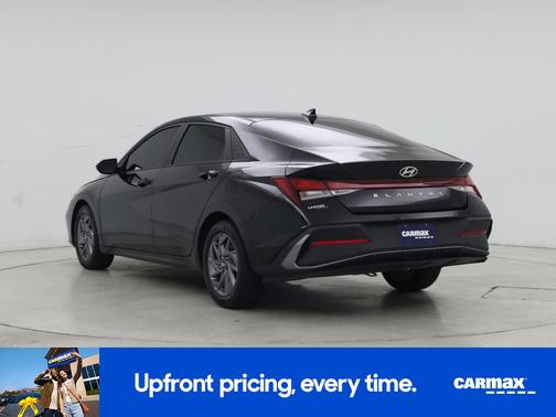 2024 Hyundai ELANTRA SE