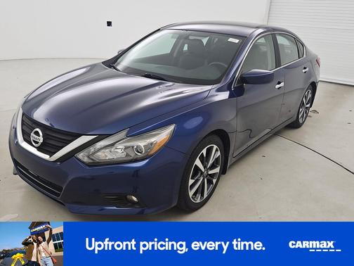 Blue 2016 Nissan Altima SR