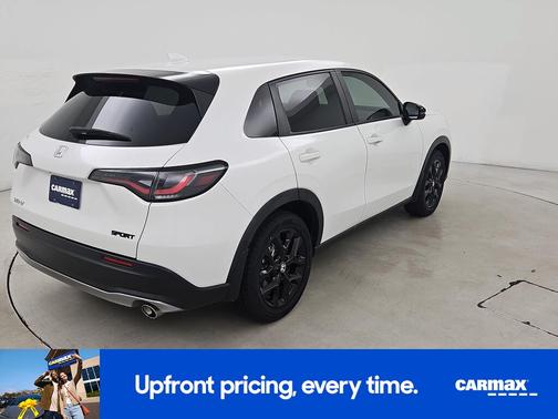 White 2024 Honda HR-V Sport