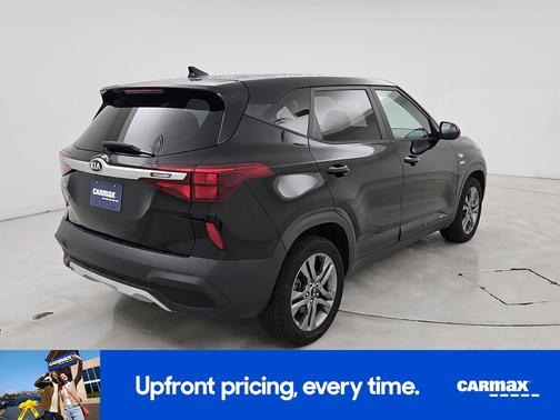 Black 2021 Kia Seltos LX
