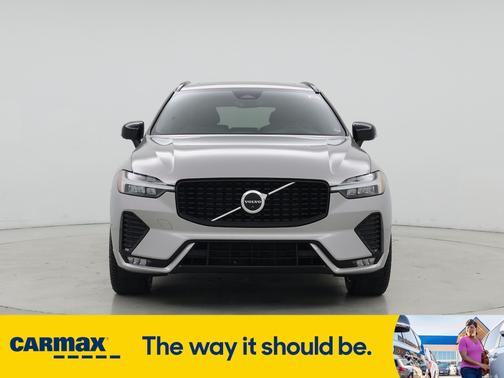 2022 Volvo XC60 B5 R-Design