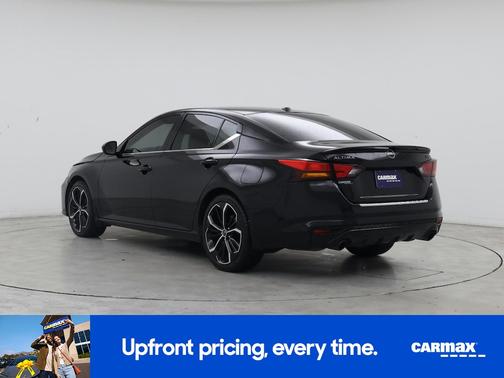 Black 2023 Nissan Altima SR
