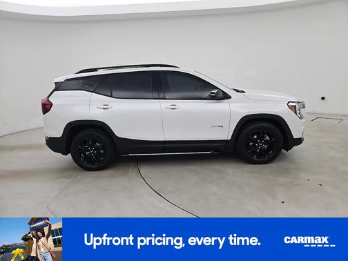White 2022 GMC Terrain AT4
