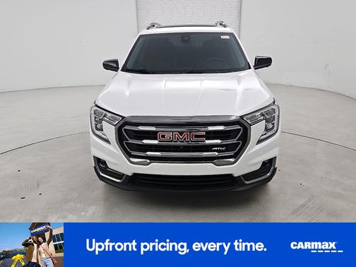 White 2022 GMC Terrain AT4