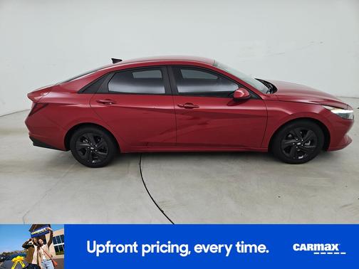 Red 2022 Hyundai ELANTRA SEL