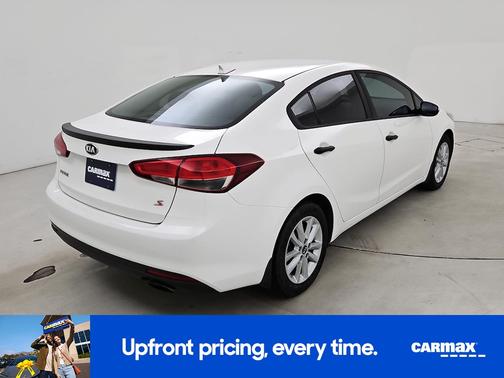 White 2017 Kia Forte S