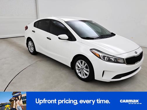 White 2017 Kia Forte S
