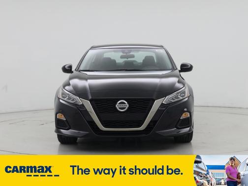 2022 Nissan Altima SR