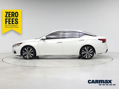 White 2019 Nissan Altima Platinum