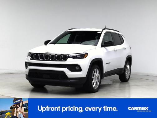 White 2023 Jeep Compass Latitude Lux