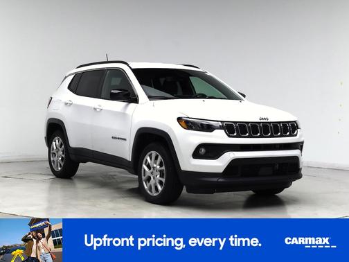 White 2023 Jeep Compass Latitude Lux