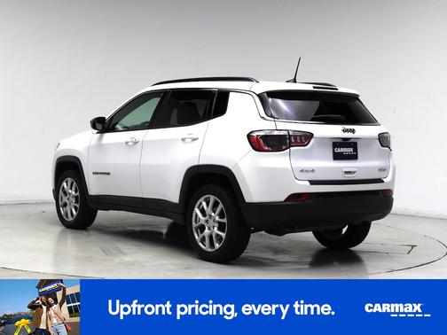 White 2023 Jeep Compass Latitude Lux