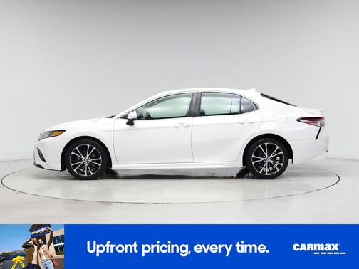 White 2020 Toyota Camry SE