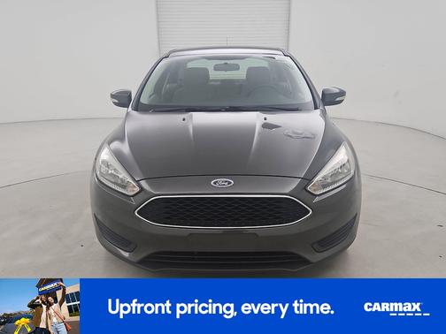 Gray 2015 Ford Focus SE