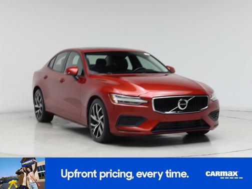 2019 Volvo S60 T6 Momentum